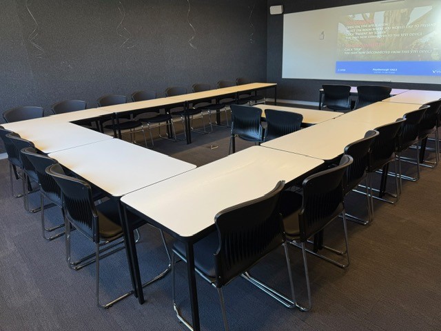 Visual_arts_room_2_(002)